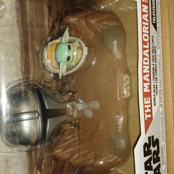 🆕️ Funko Pop! Moment Star Wars The Mandalorian with The Child 390 - Picture 2 of 15